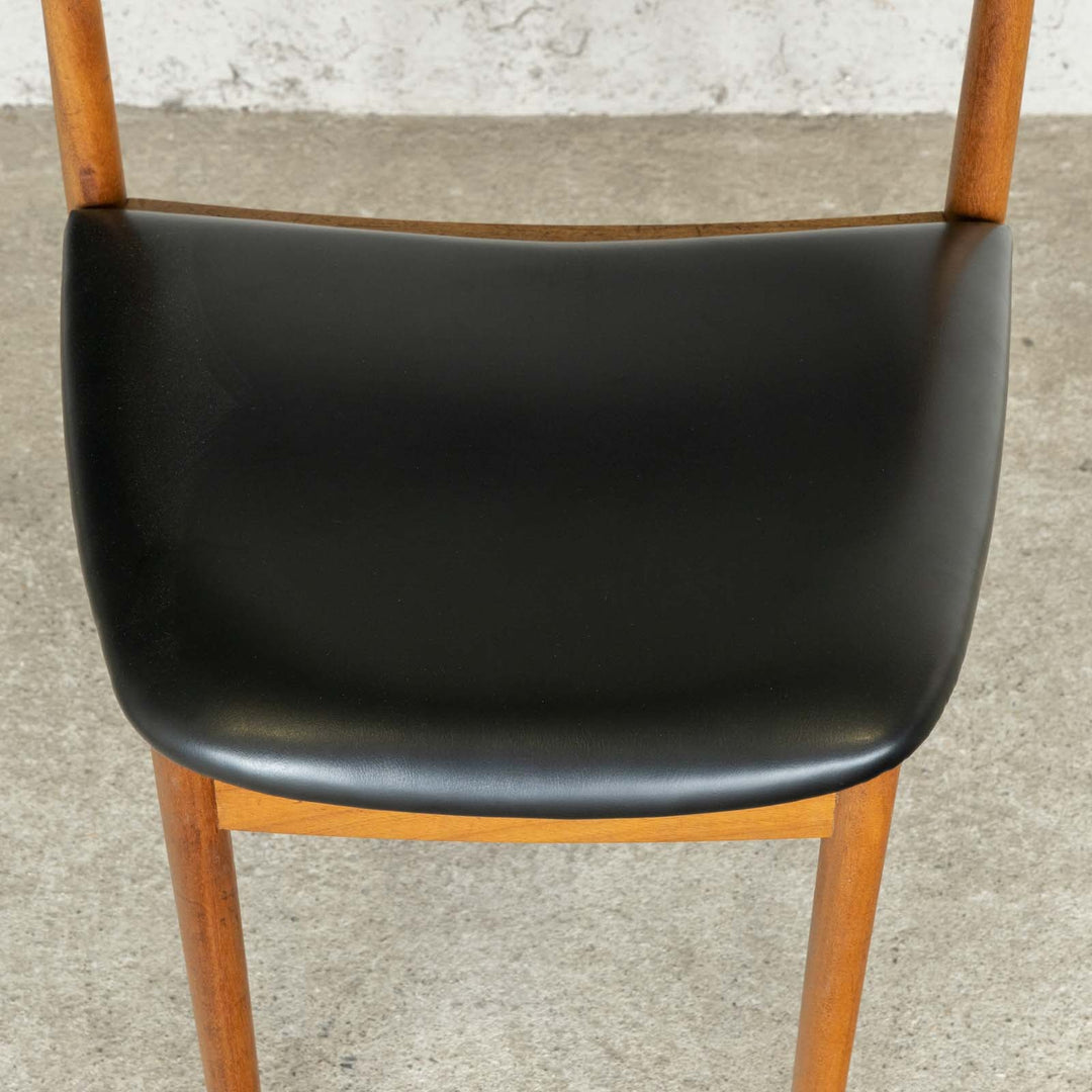 英国【A.H.MCINTOSH マッキントッシュ】ユニークな台形のフォルムが印象的 ダイニングチェア /22L-4[m]