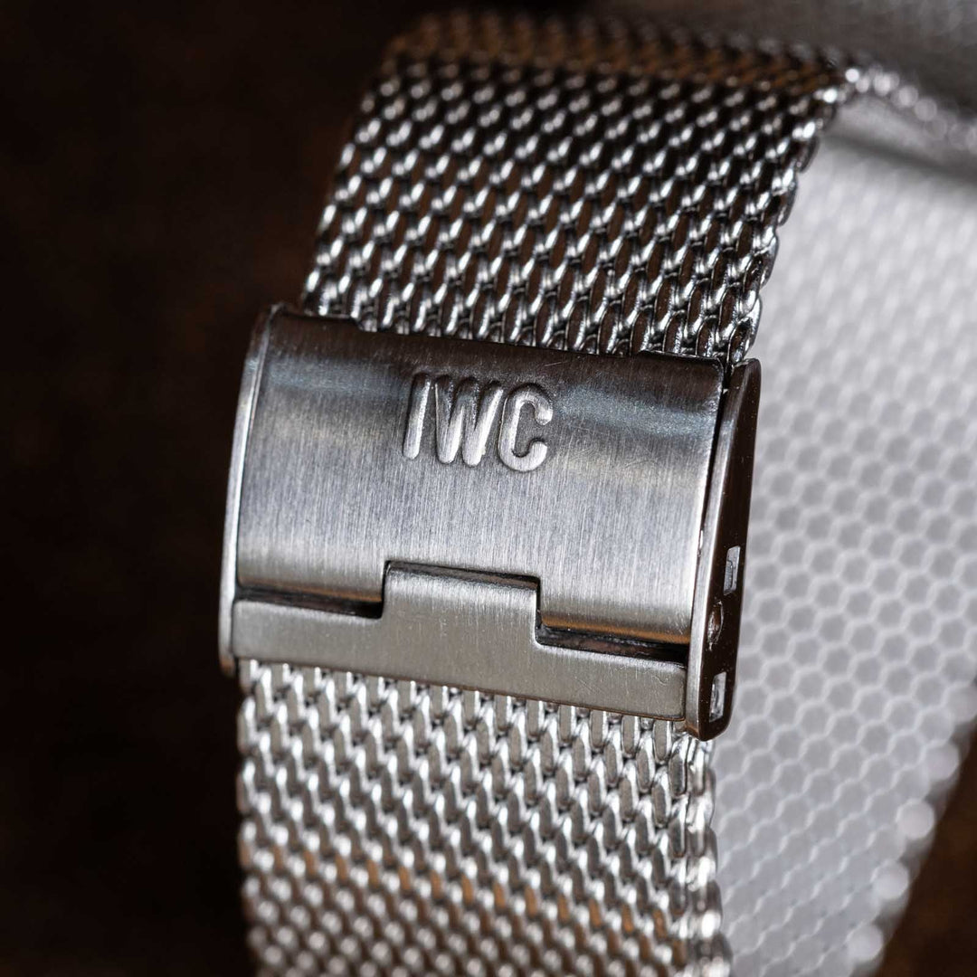 【IWC】シルバーで統一されたシンプルなデザイン シャフハウゼン 1960年代[m]