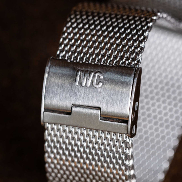 【IWC】シルバーで統一されたシンプルなデザイン シャフハウゼン 1960年代[m]