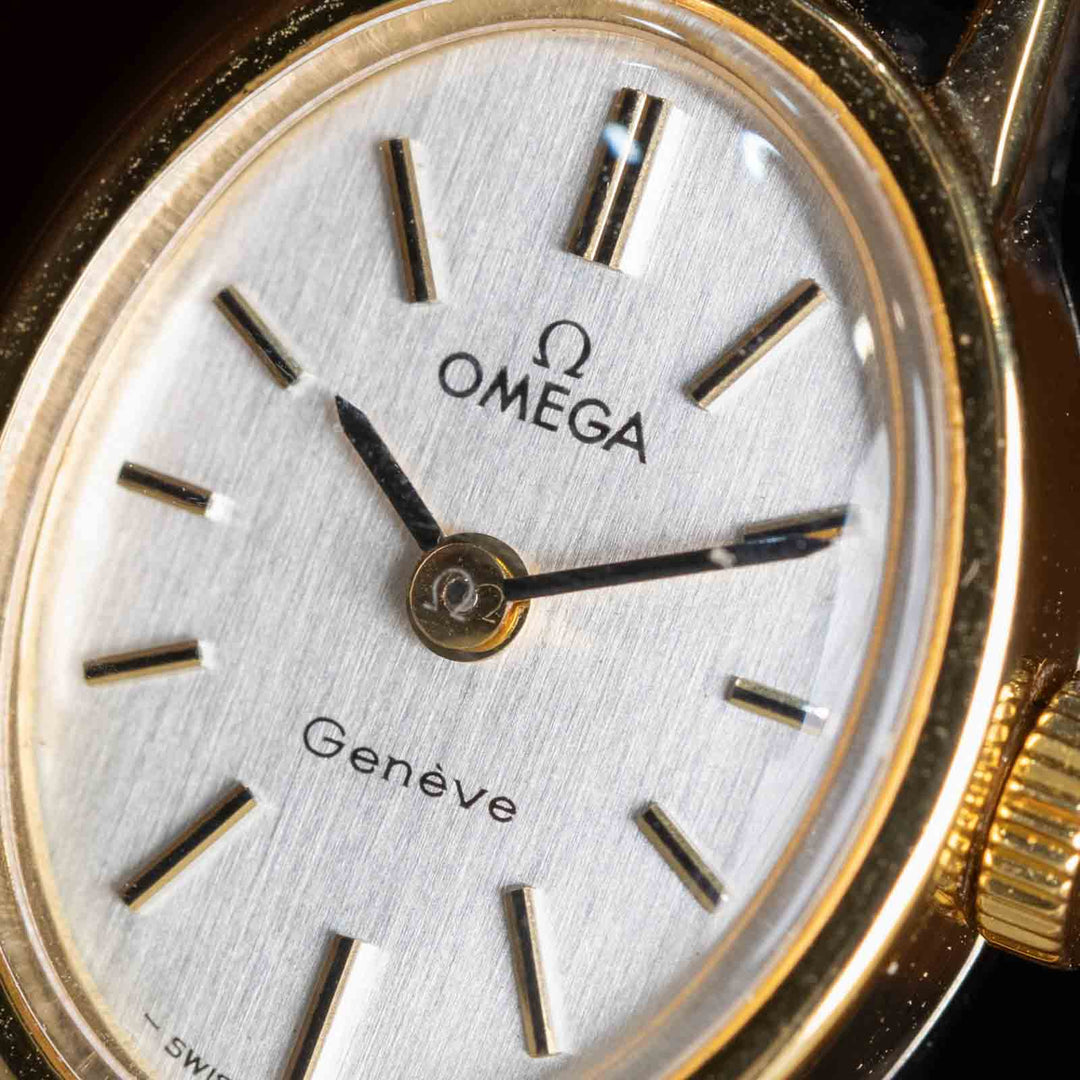 レディース【OMEGA オメガ】可愛らしいオーバル型 ジュネーブ 1970年代[m]