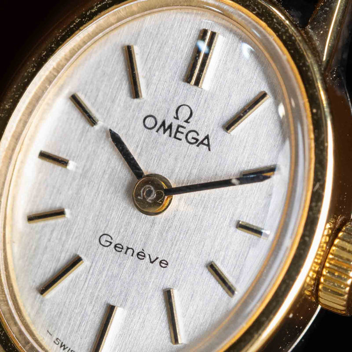 レディース【OMEGA オメガ】可愛らしいオーバル型 ジュネーブ 1970年代[m]
