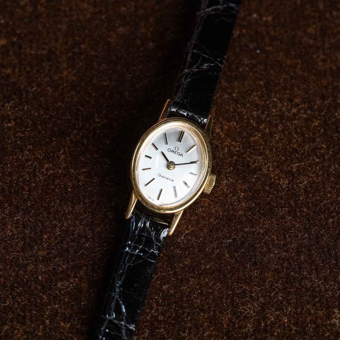 レディース【OMEGA オメガ】可愛らしいオーバル型 ジュネーブ 1970年代[m]
