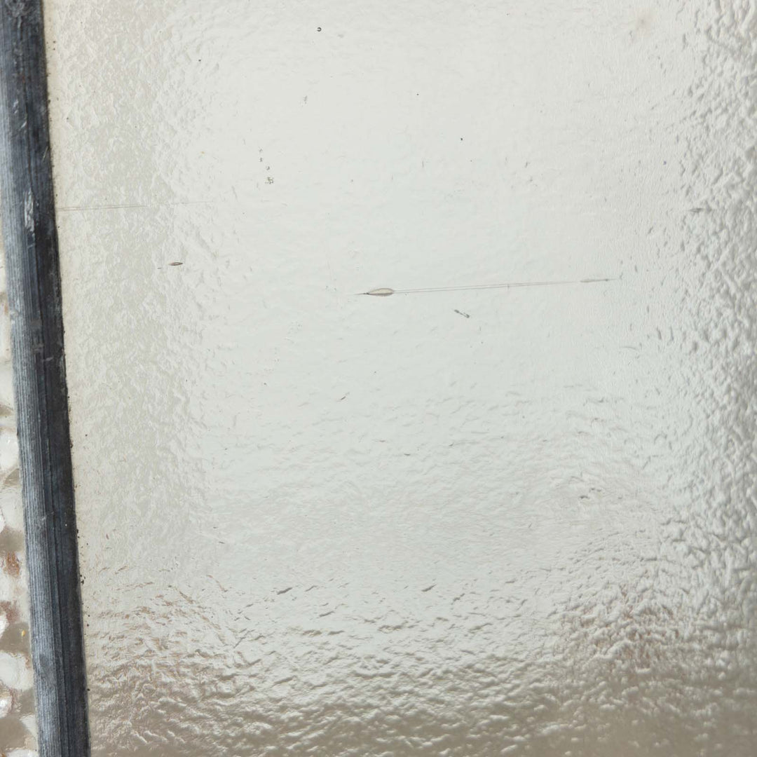 薄紫の可憐な小花が上品に描かれた ステンドグラス 490×445[m]