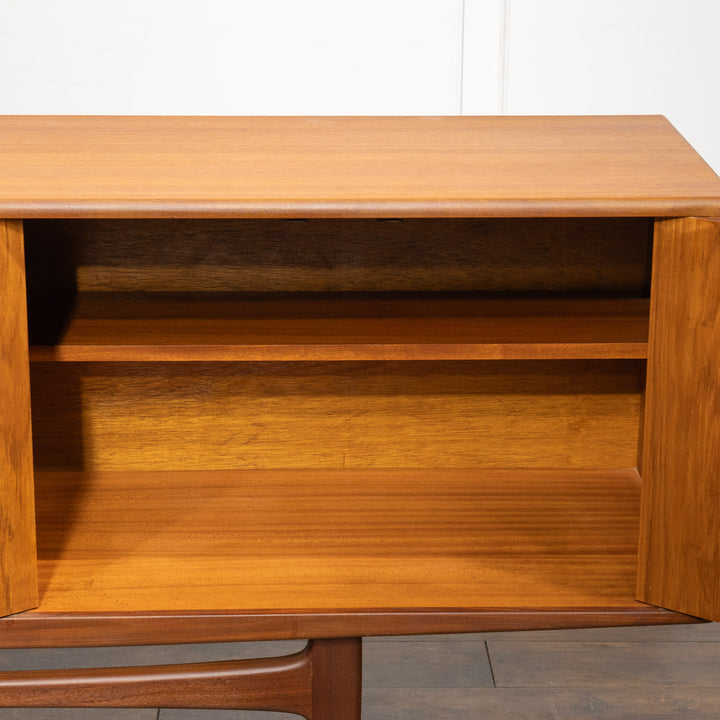 英国【G-PLAN ジープラン Fresco フレスコ】オイル仕上げのチーク材の質感が贅沢 サイドボード /23C-2