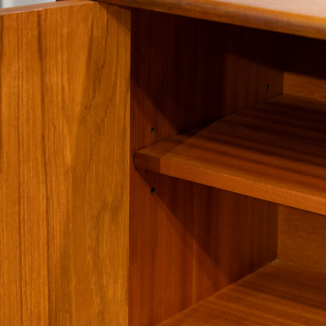 英国【G-PLAN ジープラン Fresco フレスコ】オイル仕上げのチーク材の質感が贅沢 サイドボード /23C-2