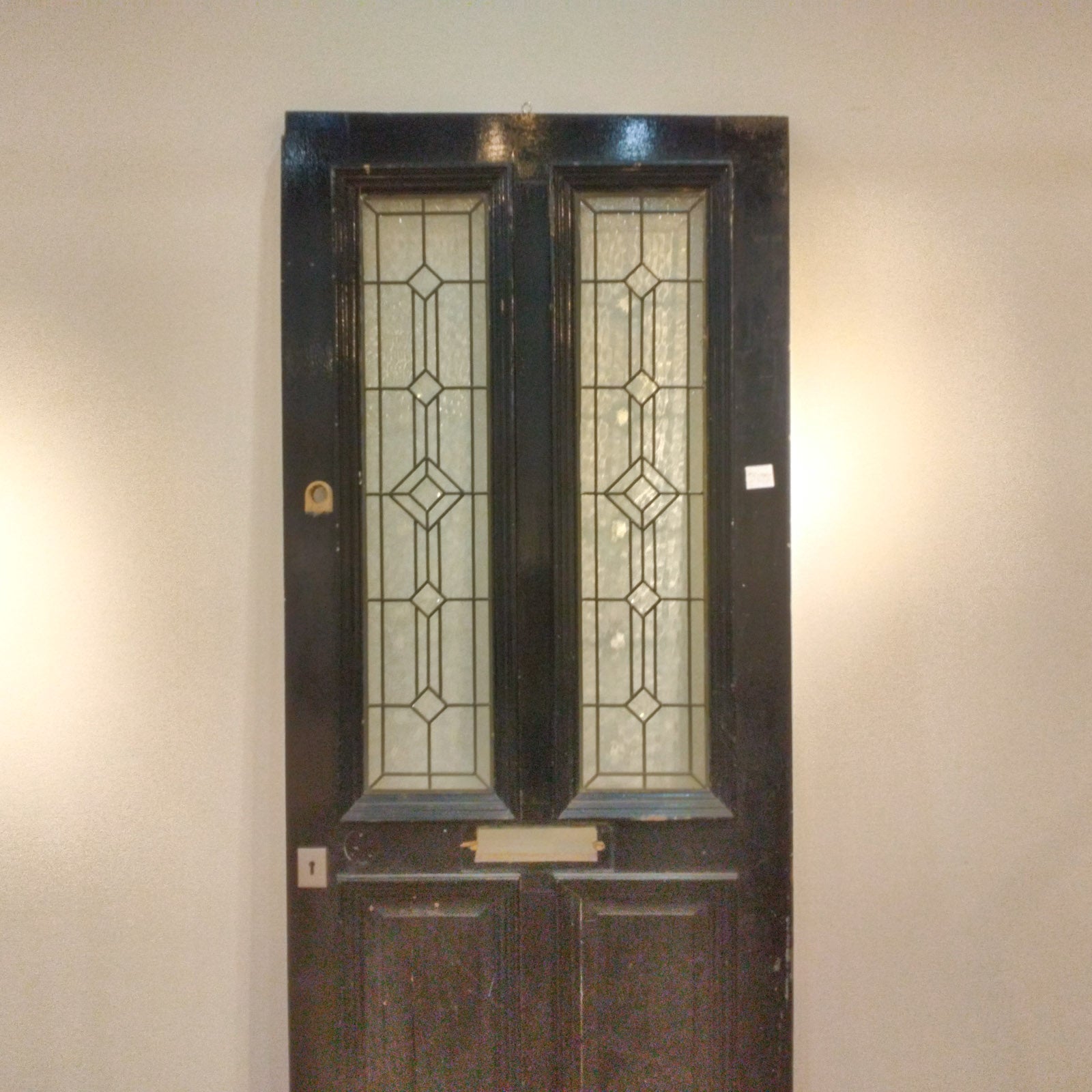 ステンドグラス　アンティーク　ドア ブラックとホワイトの違う装いが楽しめる ステンドグラス アンティーク