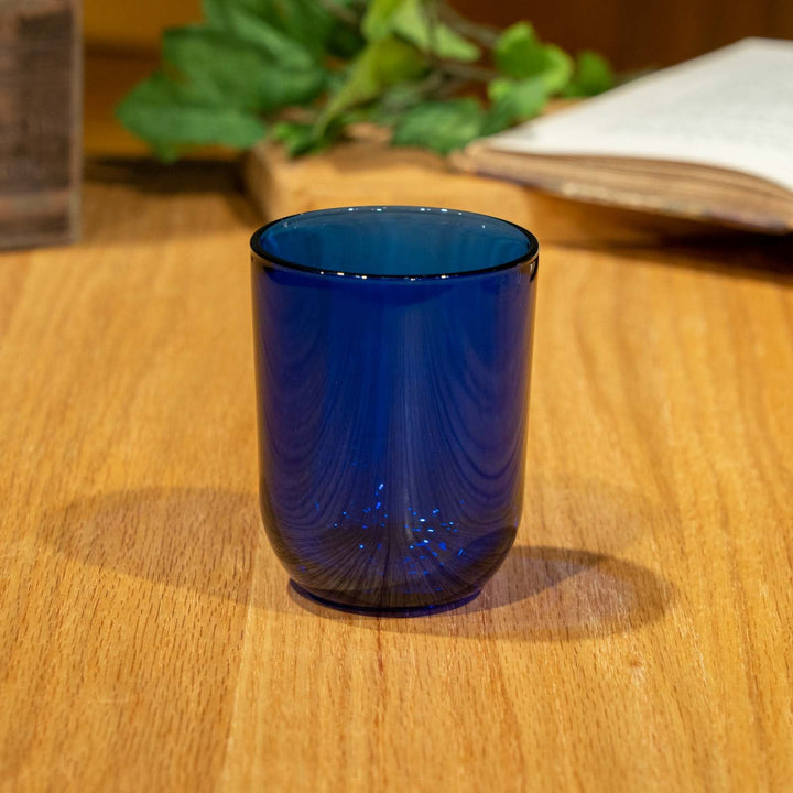 シンプルなフォルムにコバルトブルーの色味が美しい ガラス フラワーベース[m]