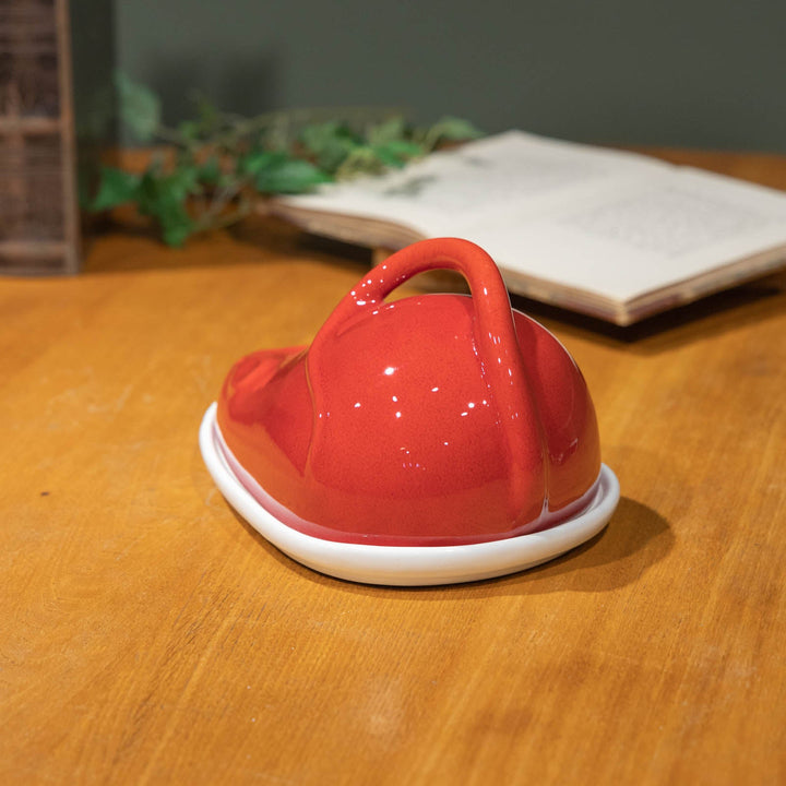 真っ赤なネズミモチーフのカバーがユニーク 陶器のチーズドーム[m]