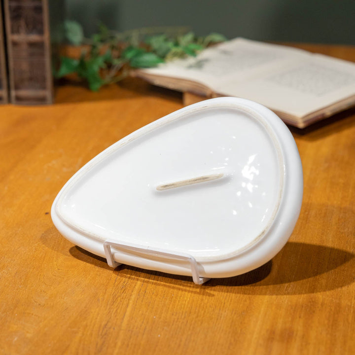 真っ赤なネズミモチーフのカバーがユニーク 陶器のチーズドーム[m]