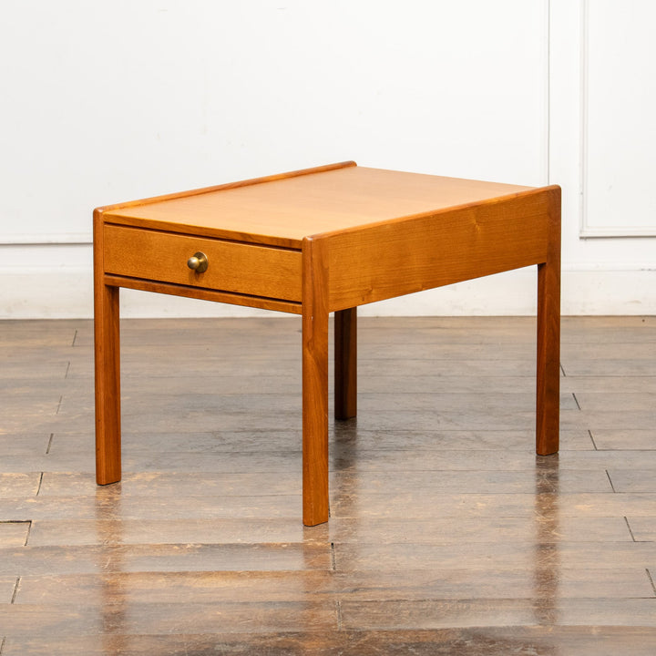 シンプルでナチュラルな北欧デザイン チーク ベッドサイド ナイトテーブル /23E-1