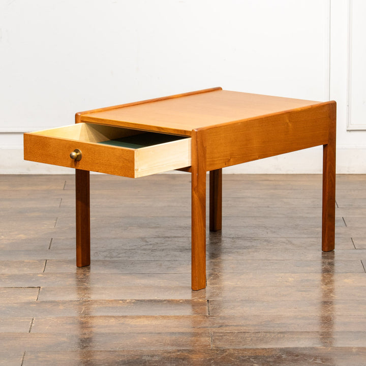 シンプルでナチュラルな北欧デザイン チーク ベッドサイド ナイトテーブル /23E-1