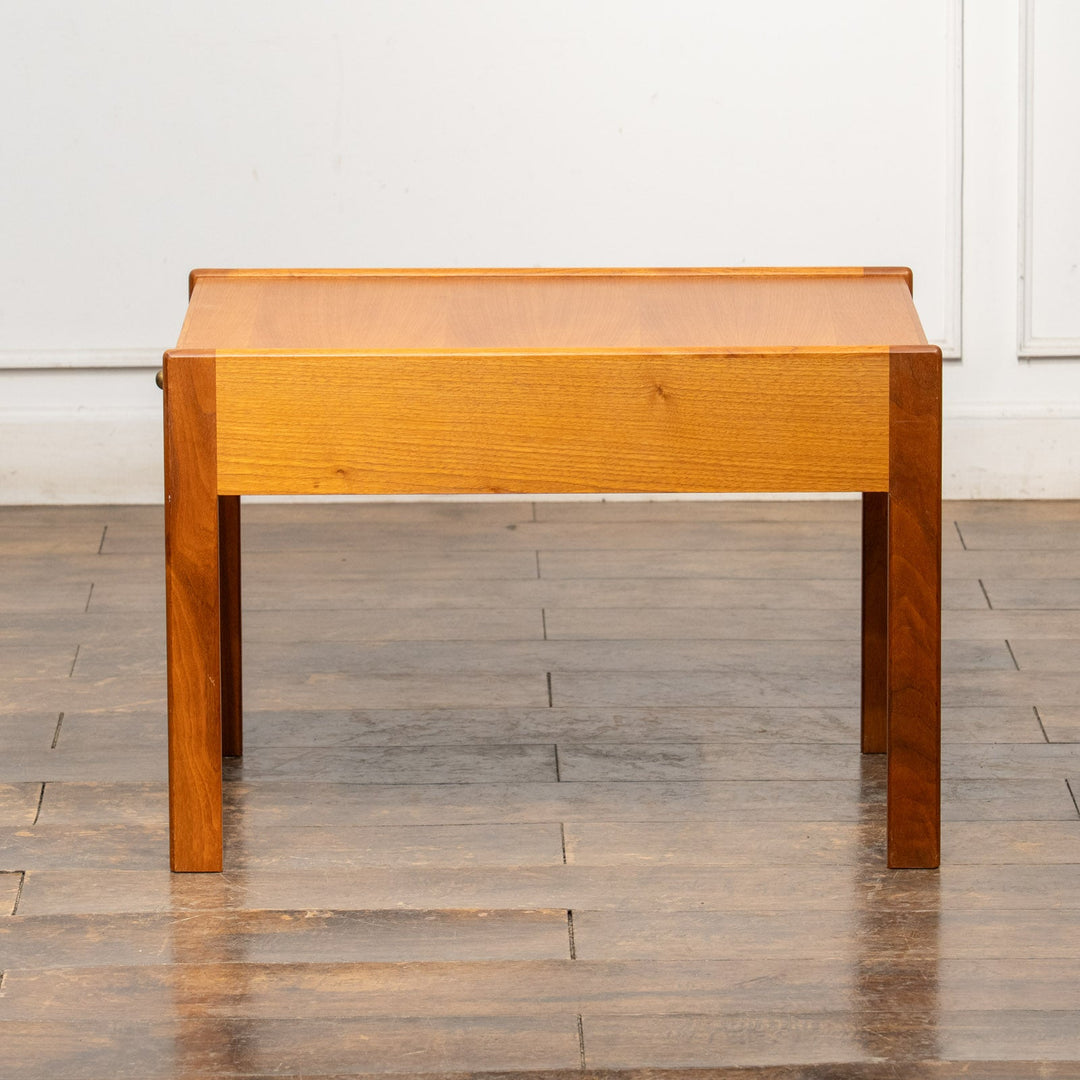 シンプルでナチュラルな北欧デザイン チーク ベッドサイド ナイトテーブル /23E-1