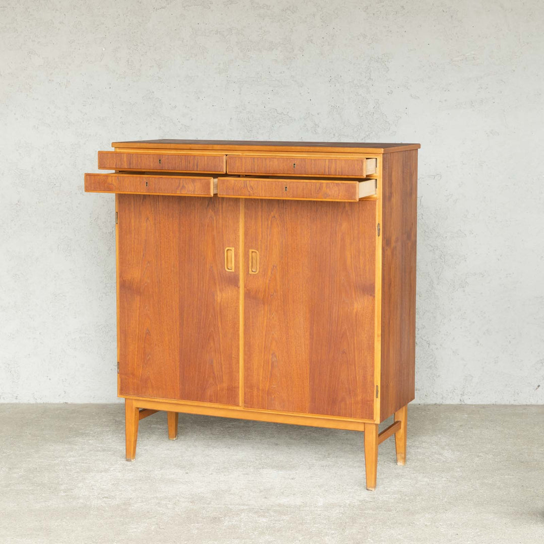 【LAMHULTS MOBLER ラムハルト・モブラー】薄い引き出しで整理しやすい キャビネット[m]