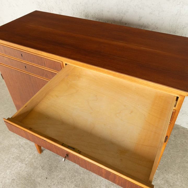 【LAMHULTS MOBLER ラムハルト・モブラー】薄い引き出しで整理しやすい キャビネット[m]