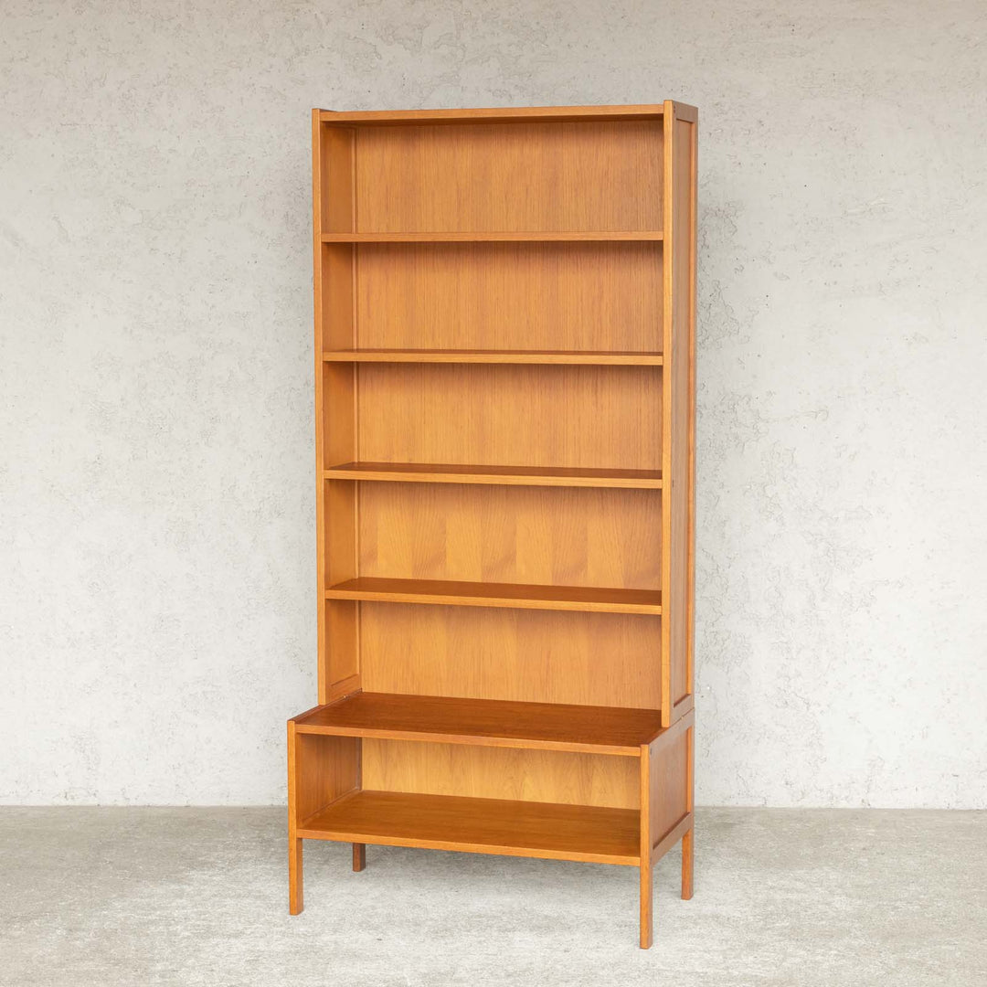すらっと背が高く収納たっぷり 店舗什器としてもおすすめ ブックシェルフ[m]