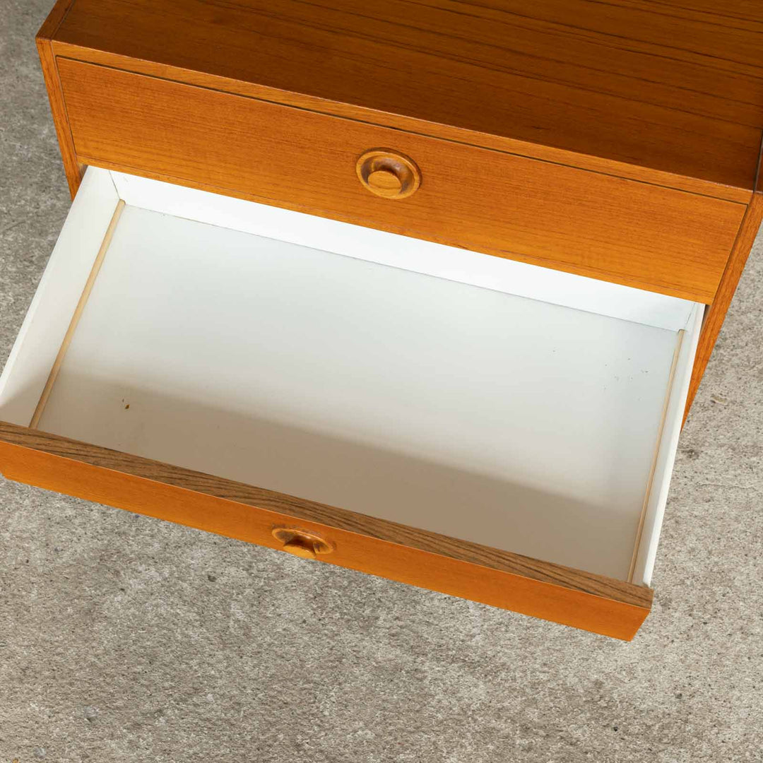 背が低めで使い勝手の良いコンパクトサイズ 丸い取っ手が可愛らしい チーク 3段 スモールチェスト[m]