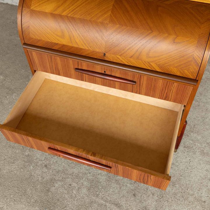 ロールトップ部分の繊細なパーケトリー装飾が上品 ライティングビューロー /23E-B[m]