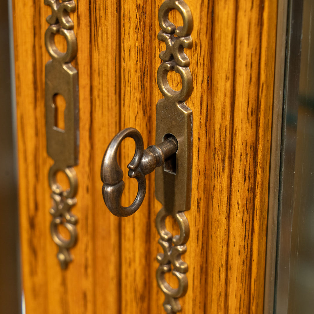 収納品が映えるシンプルモダンなデザイン ミラーバック ショップキャビネット /23G