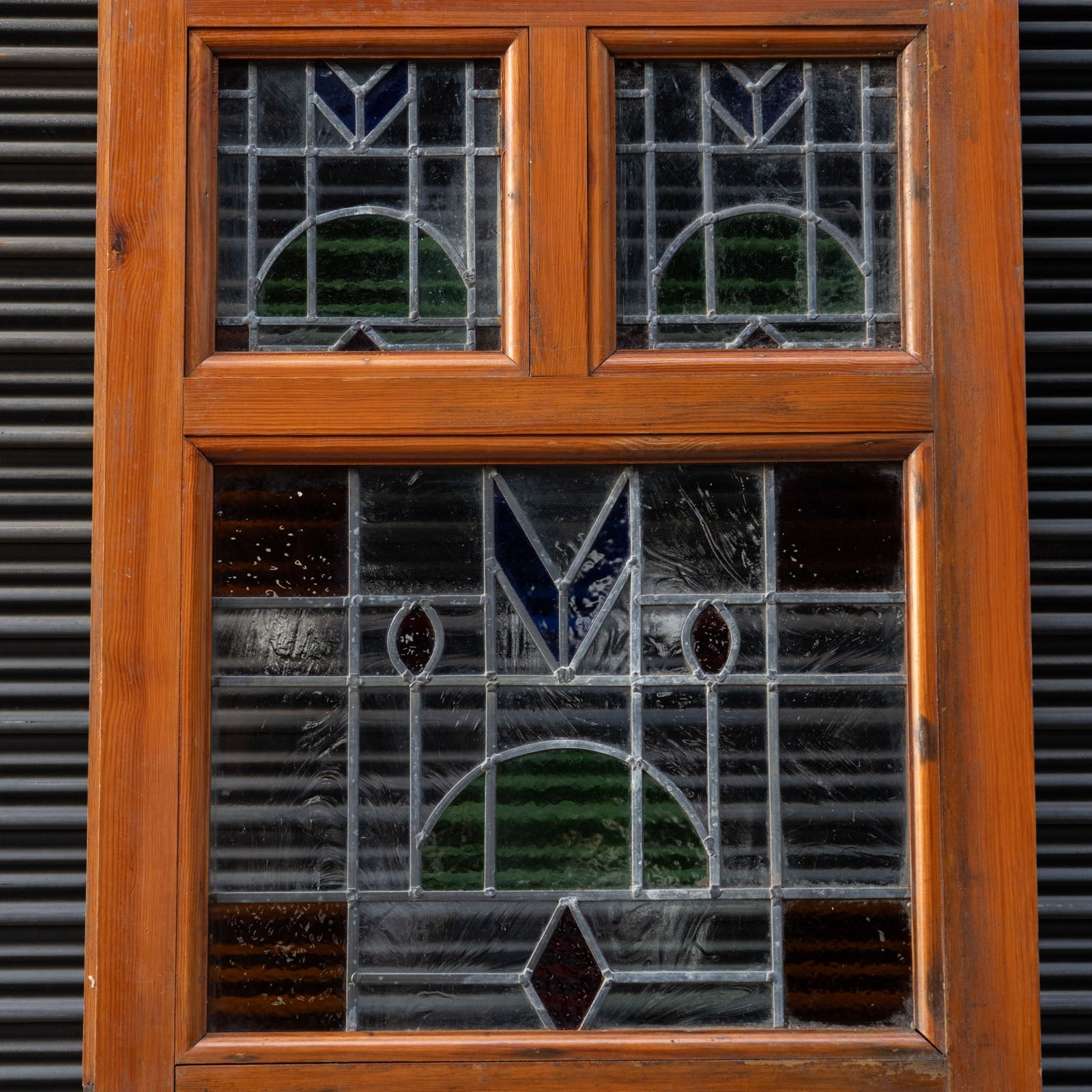 ポップなデザインのステンドグラスが可愛らしい アンティークドア /23G