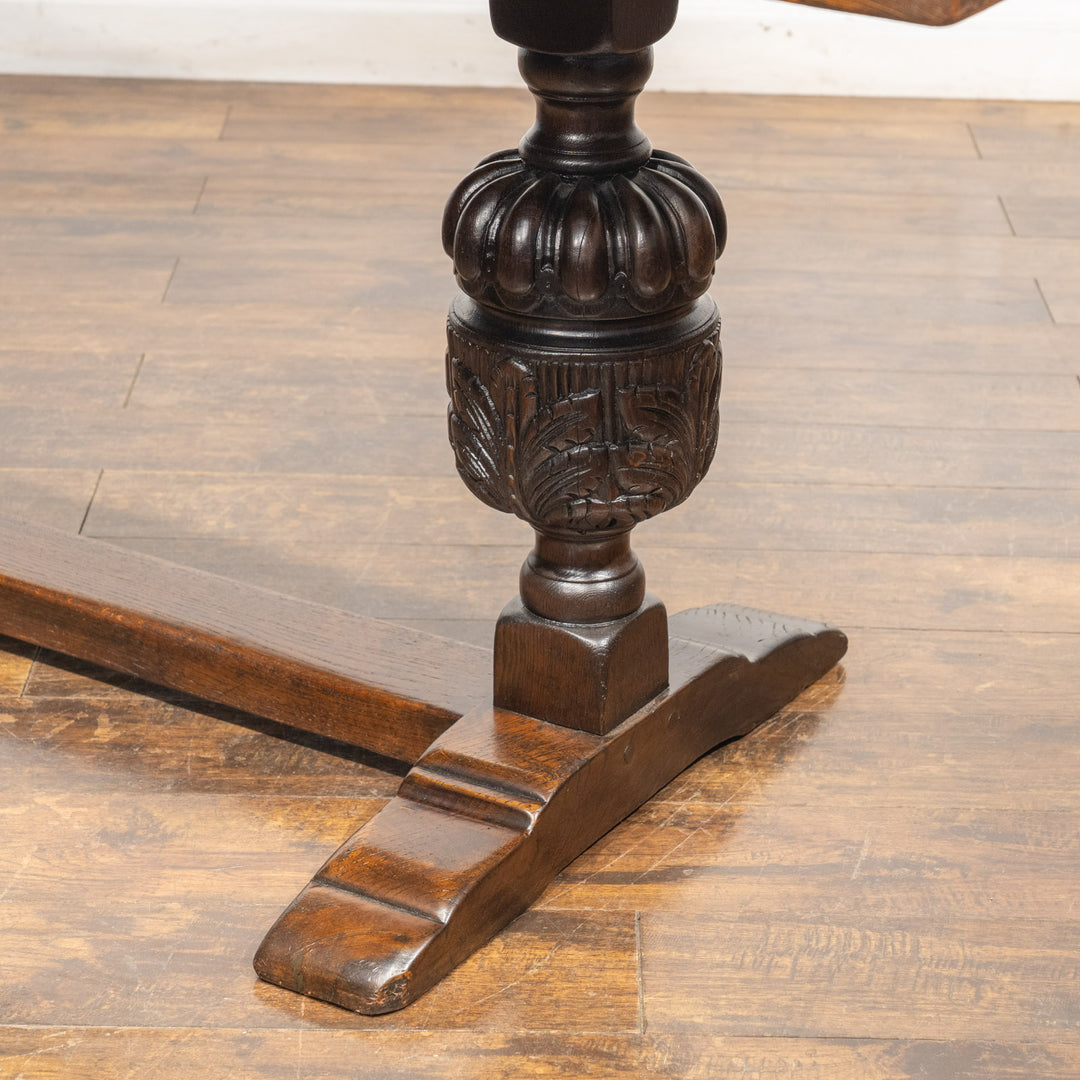 華やかなバルボスレッグが印象的 オーク リフェクトリーテーブル /23G[m]