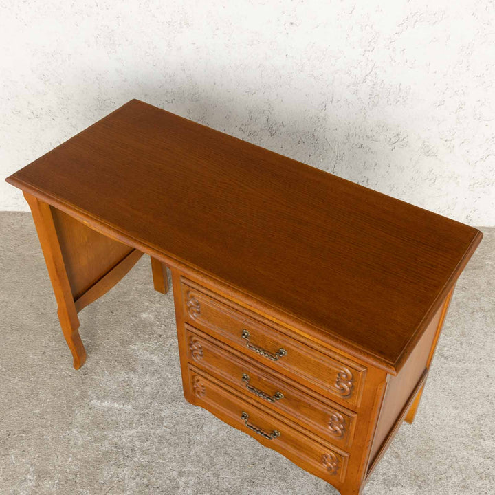 控えめな装飾が上品な佇まい カブリオールレッグが美しい フレンチスタイル 片袖デスク[m]