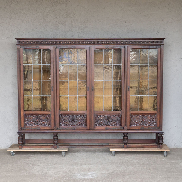 4枚のステンドグラス扉が並ぶ大きなサイズで収納抜群 オーク ガラスブックケース /23G