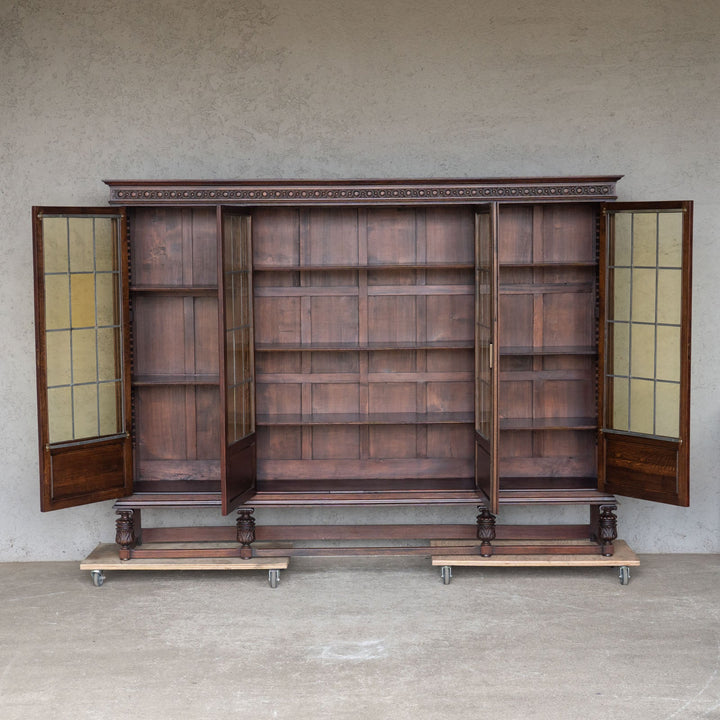 4枚のステンドグラス扉が並ぶ大きなサイズで収納抜群 オーク ガラスブックケース /23G