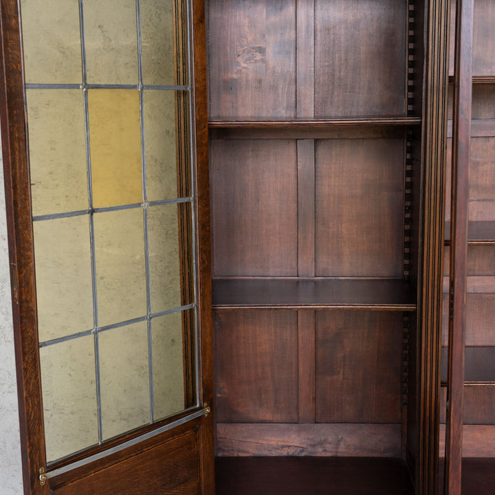 4枚のステンドグラス扉が並ぶ大きなサイズで収納抜群 オーク ガラスブックケース /23G