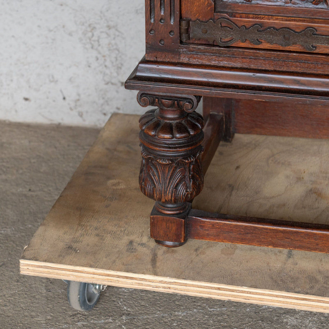 4枚のステンドグラス扉が並ぶ大きなサイズで収納抜群 オーク ガラスブックケース /23G