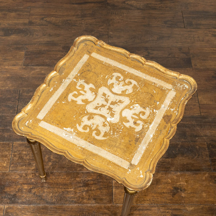 オリエンタルな幾何学模様の天板がインテリアのアクセントになる オケージョナルテーブル