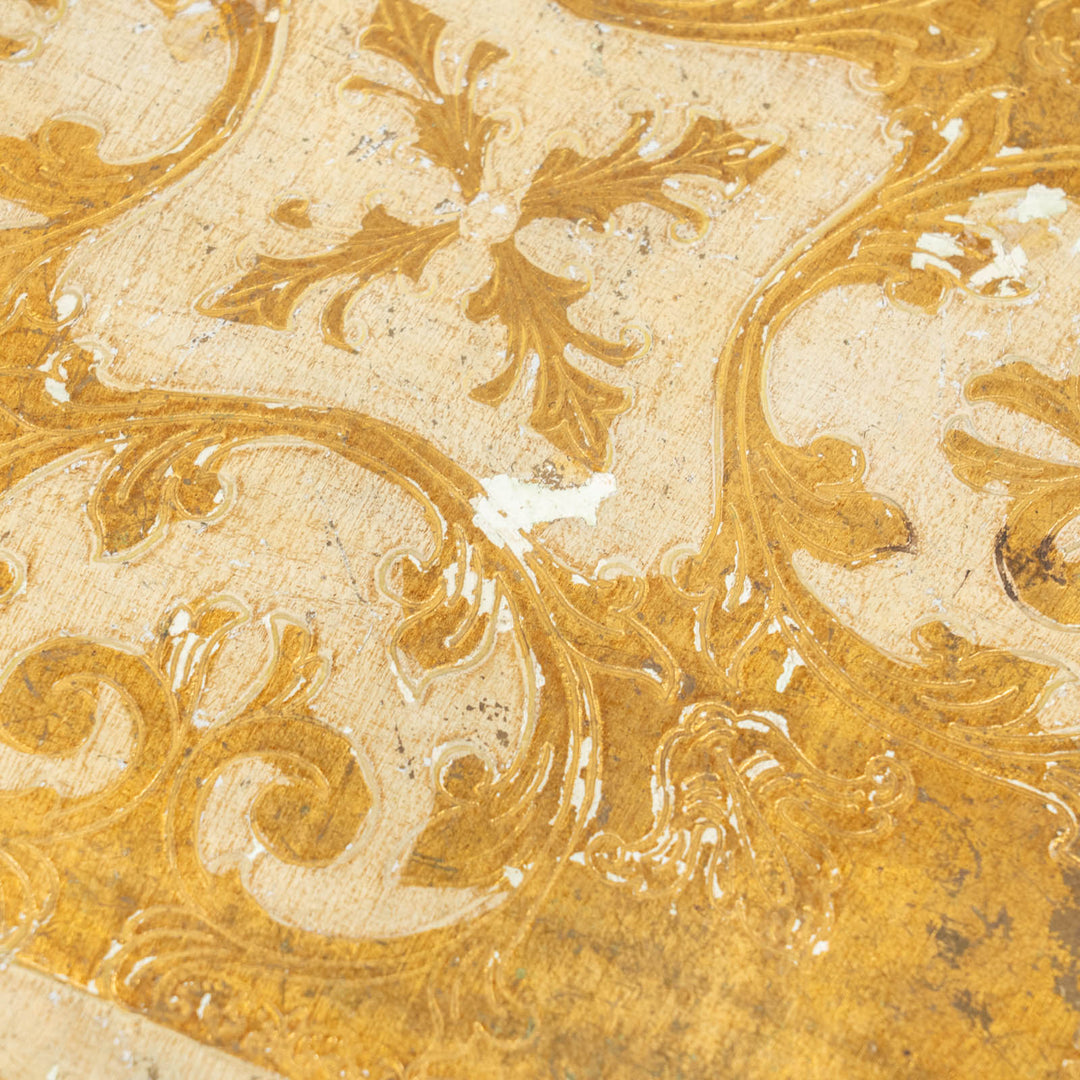 オリエンタルな幾何学模様の天板がインテリアのアクセントになる オケージョナルテーブル