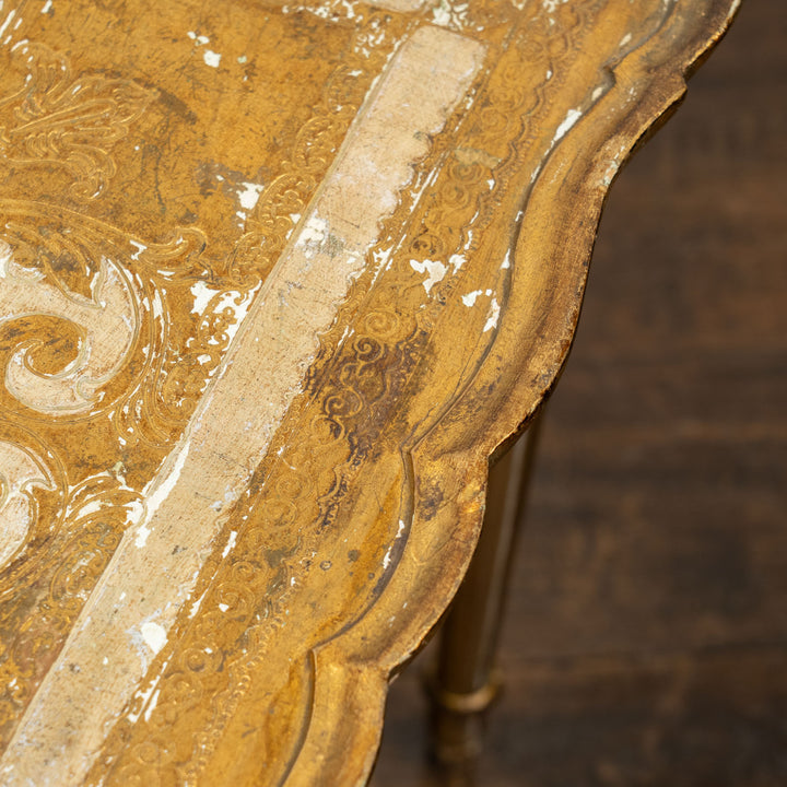 オリエンタルな幾何学模様の天板がインテリアのアクセントになる オケージョナルテーブル