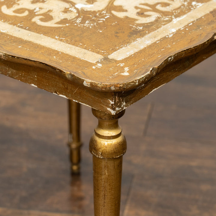 オリエンタルな幾何学模様の天板がインテリアのアクセントになる オケージョナルテーブル