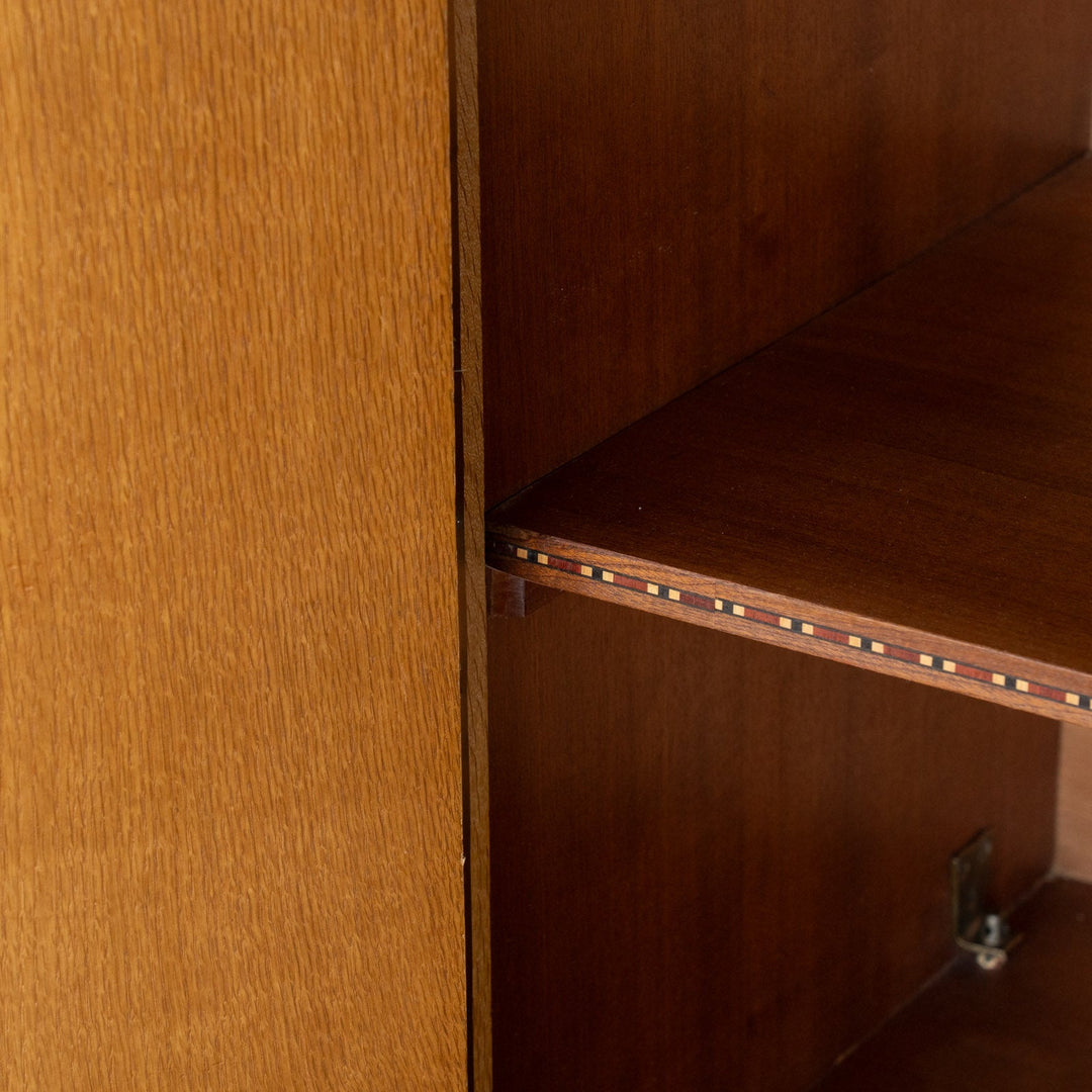 曲線と植物モチーフを組み合わせた美しい装飾が目を惹く サイドボード /23G