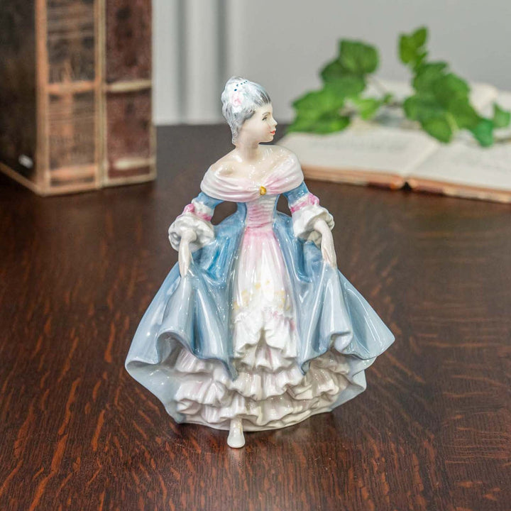 【ROYAL DOULTON ロイヤルドルトン SOUTHERN BELLE サザンベル】レディー フィギュリン[m]