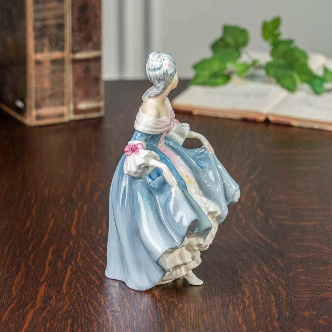 【ROYAL DOULTON ロイヤルドルトン SOUTHERN BELLE サザンベル】レディー フィギュリン[m]
