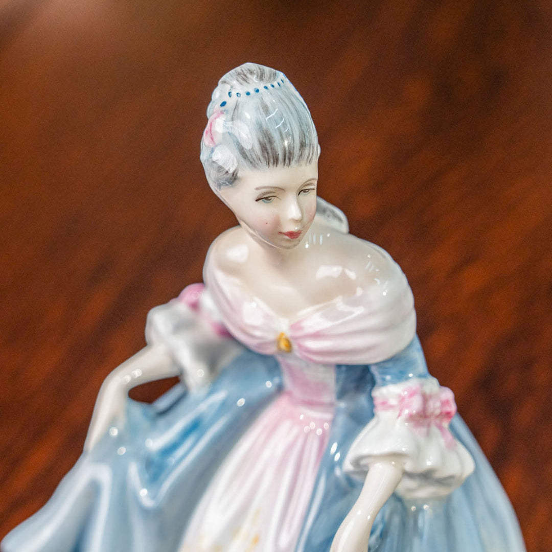 【ROYAL DOULTON ロイヤルドルトン SOUTHERN BELLE サザンベル】レディー フィギュリン[m]
