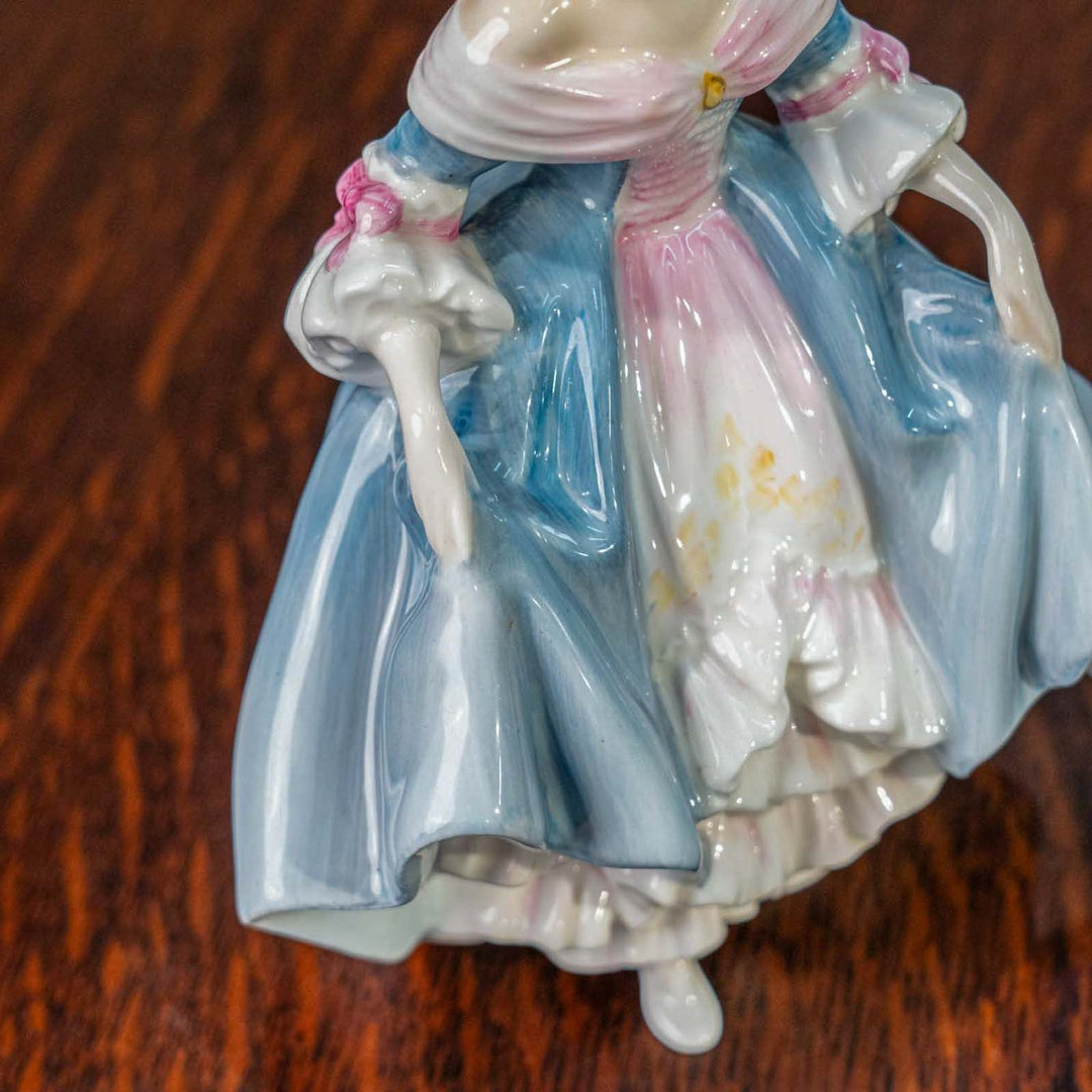 【ROYAL DOULTON ロイヤルドルトン SOUTHERN BELLE サザンベル】レディー フィギュリン[m]