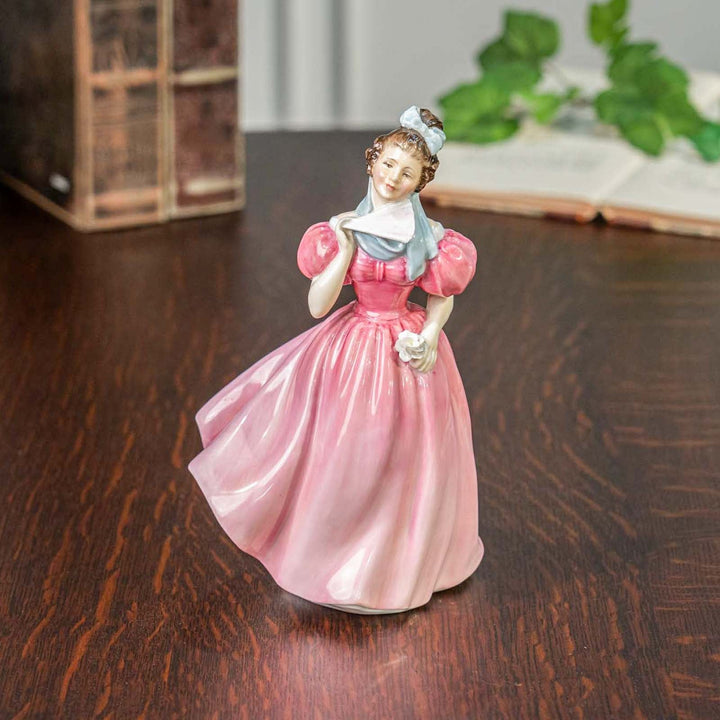 【ROYAL DOULTON ロイヤルドルトン Camellia カメリア】レディー フィギュリン[m]