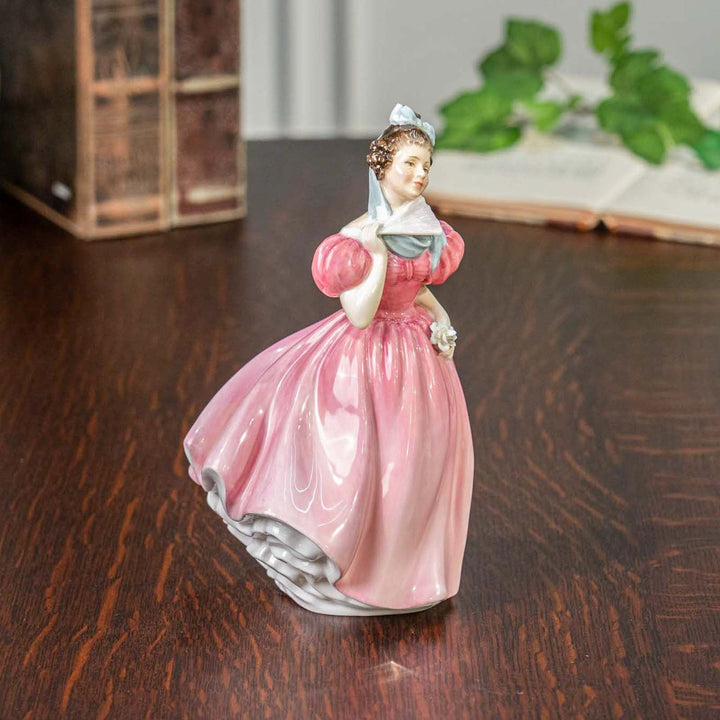 【ROYAL DOULTON ロイヤルドルトン Camellia カメリア】レディー フィギュリン[m]