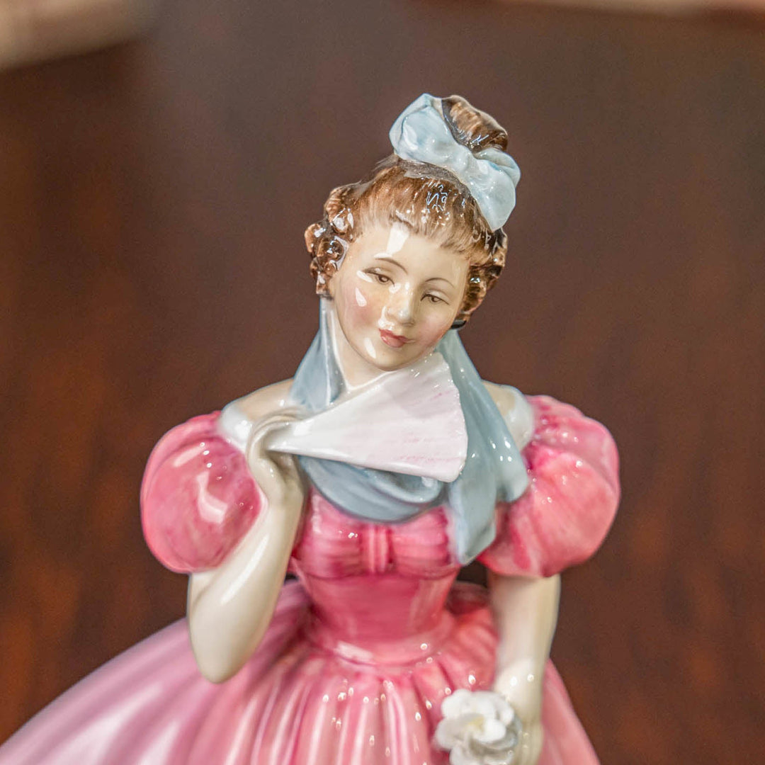 【ROYAL DOULTON ロイヤルドルトン Camellia カメリア】レディー フィギュリン[m]