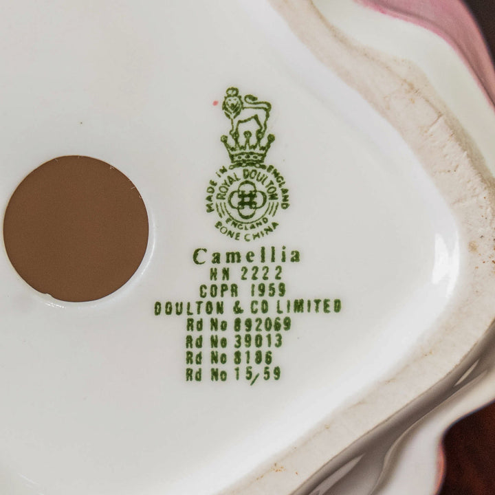 【ROYAL DOULTON ロイヤルドルトン Camellia カメリア】レディー フィギュリン[m]
