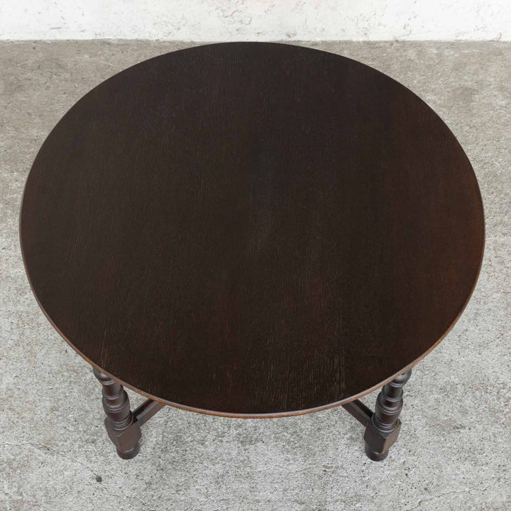 クラシカルなデザインに深いブラウンの色味が上品 ラウンド コーヒーテーブル[m]