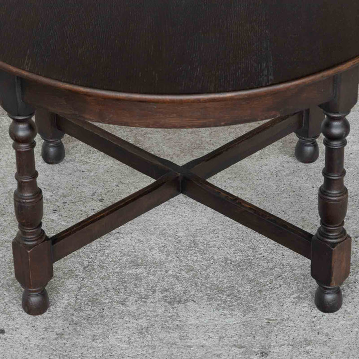 クラシカルなデザインに深いブラウンの色味が上品 ラウンド コーヒーテーブル[m]