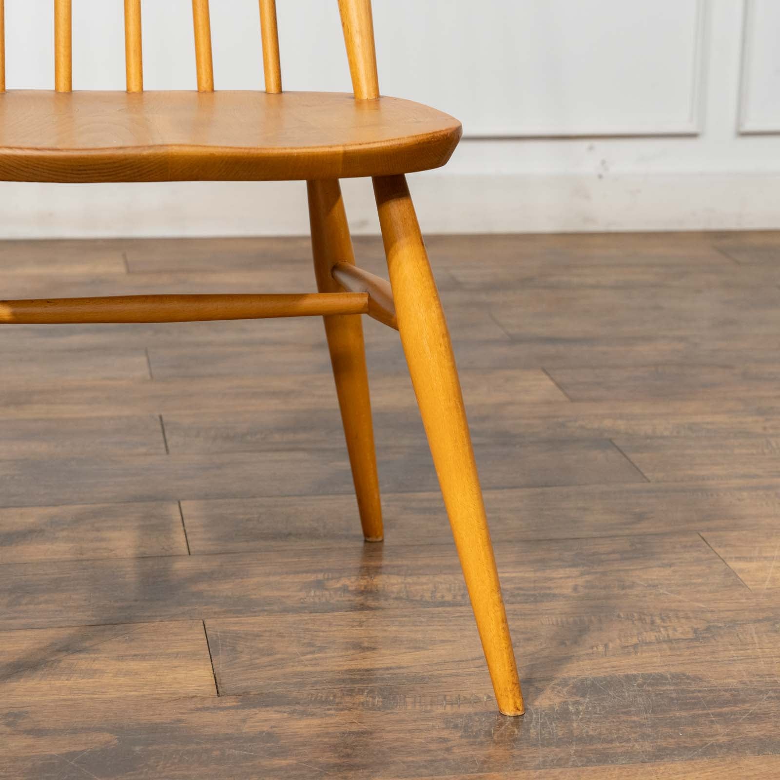 英国【ERCOL アーコール】洗練された佇まい ゴールドスミスチェア No