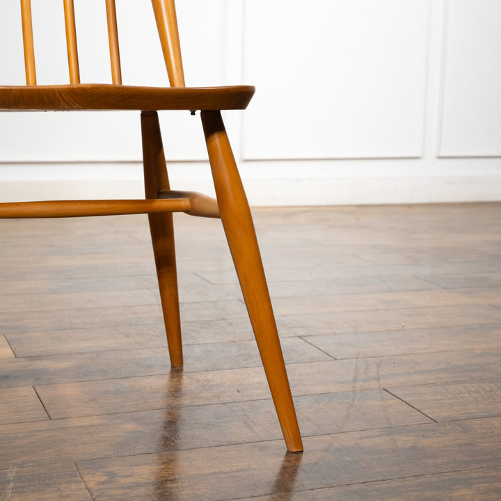 英国【ERCOL アーコール】洗練された佇まい ゴールドスミスチェア No.369 Windsor ウインザー /23I-B3[m]