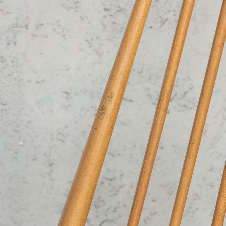英国【ERCOL アーコール】洗練された佇まい ゴールドスミスチェア No.369 Windsor ウインザー /23I-B4[m]
