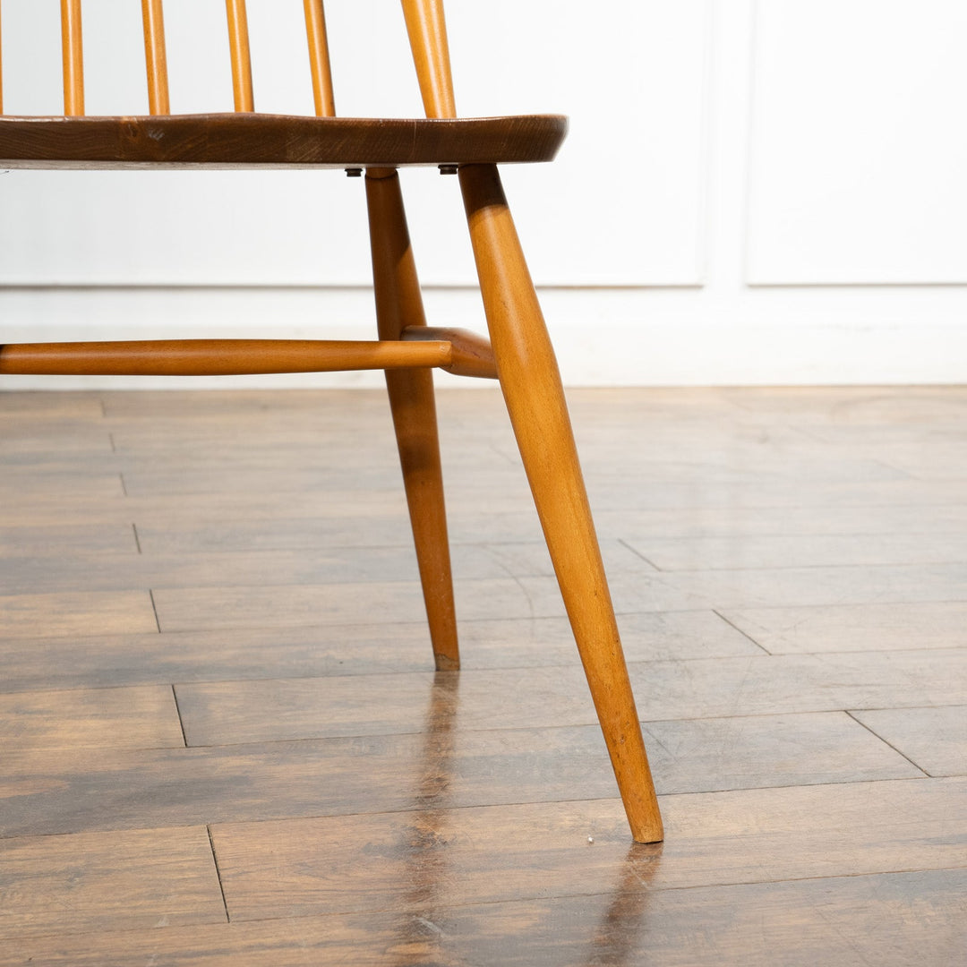 英国【ERCOL アーコール】洗練された佇まい ゴールドスミスチェア No.369 Windsor ウインザー /23I-B13[m]