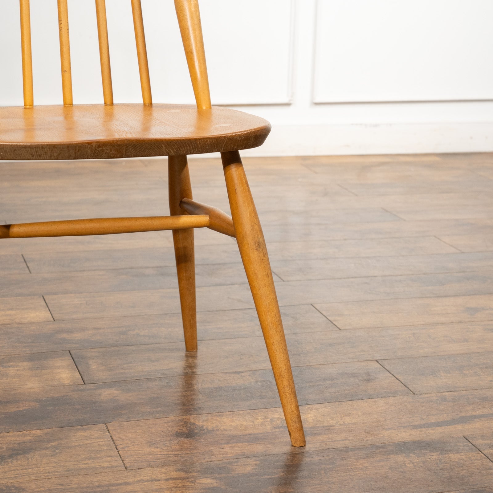 英国【ERCOL アーコール】洗練された佇まい ゴールドスミスチェア No