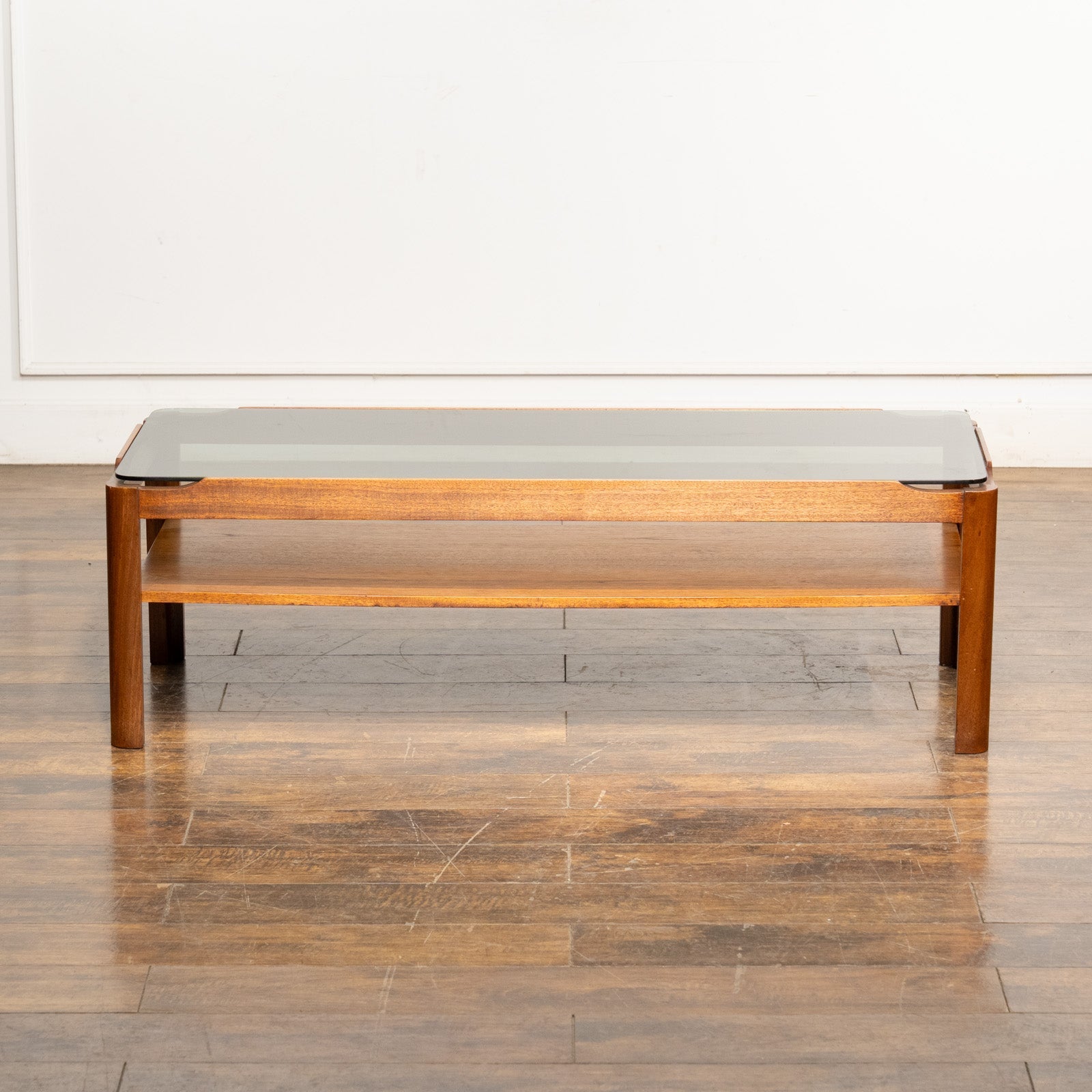 英国【Myer メイヤー】 スモークガラスの天板がスタイリッシュ